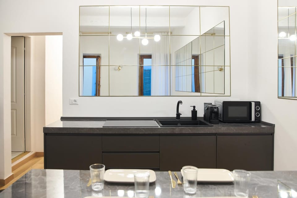 Kitchen or kitchenette