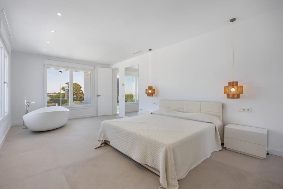 Bathroom, Living room