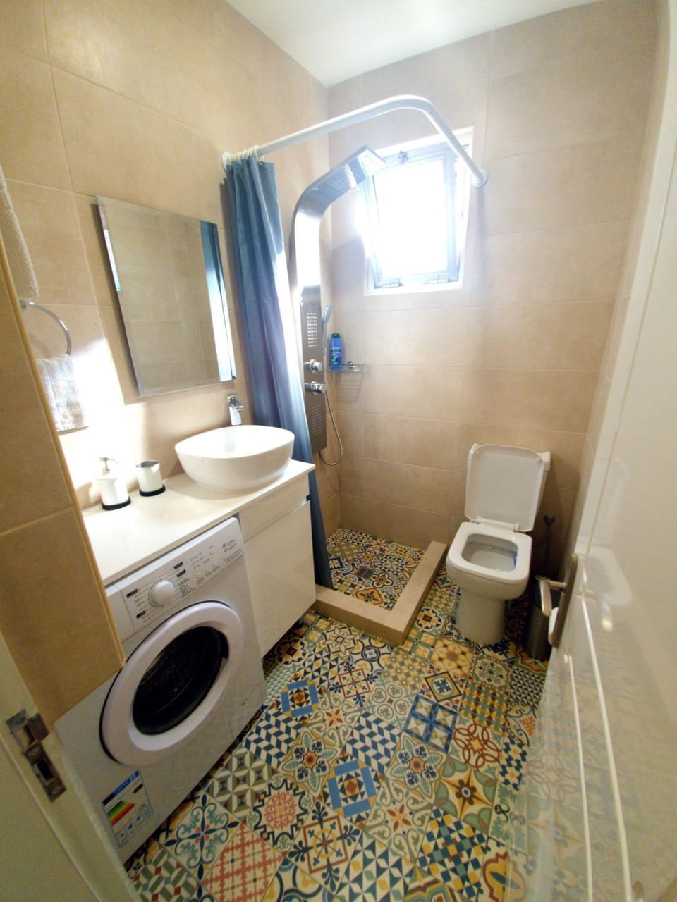 Shower, Toilet, Bathroom, washing machine