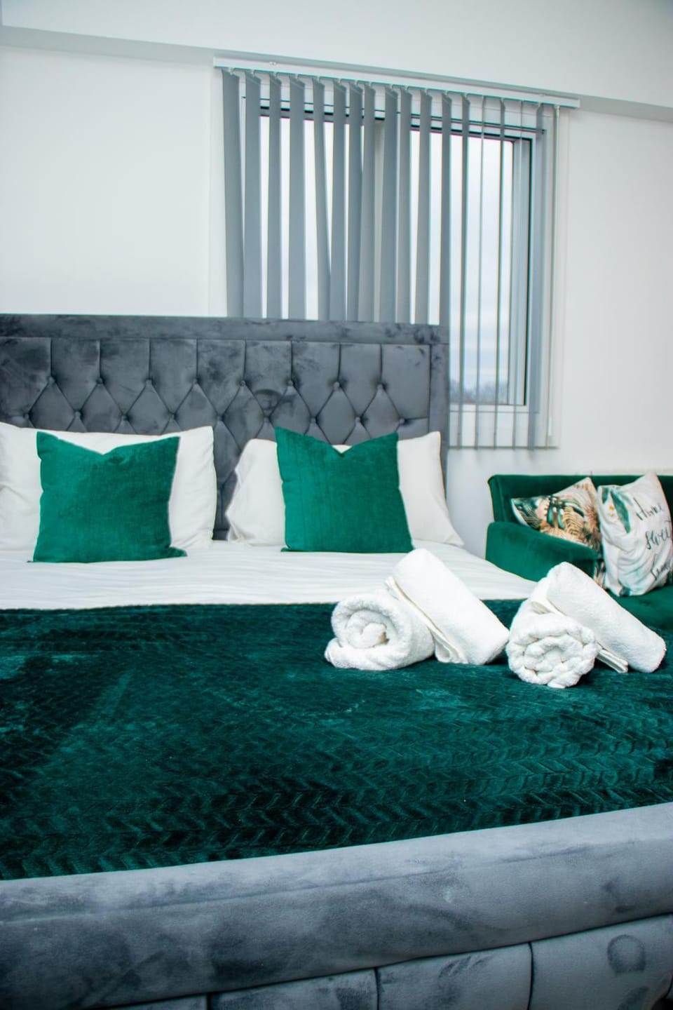 Bed, Living room