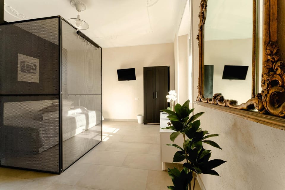 TV and multimedia, wardrobe