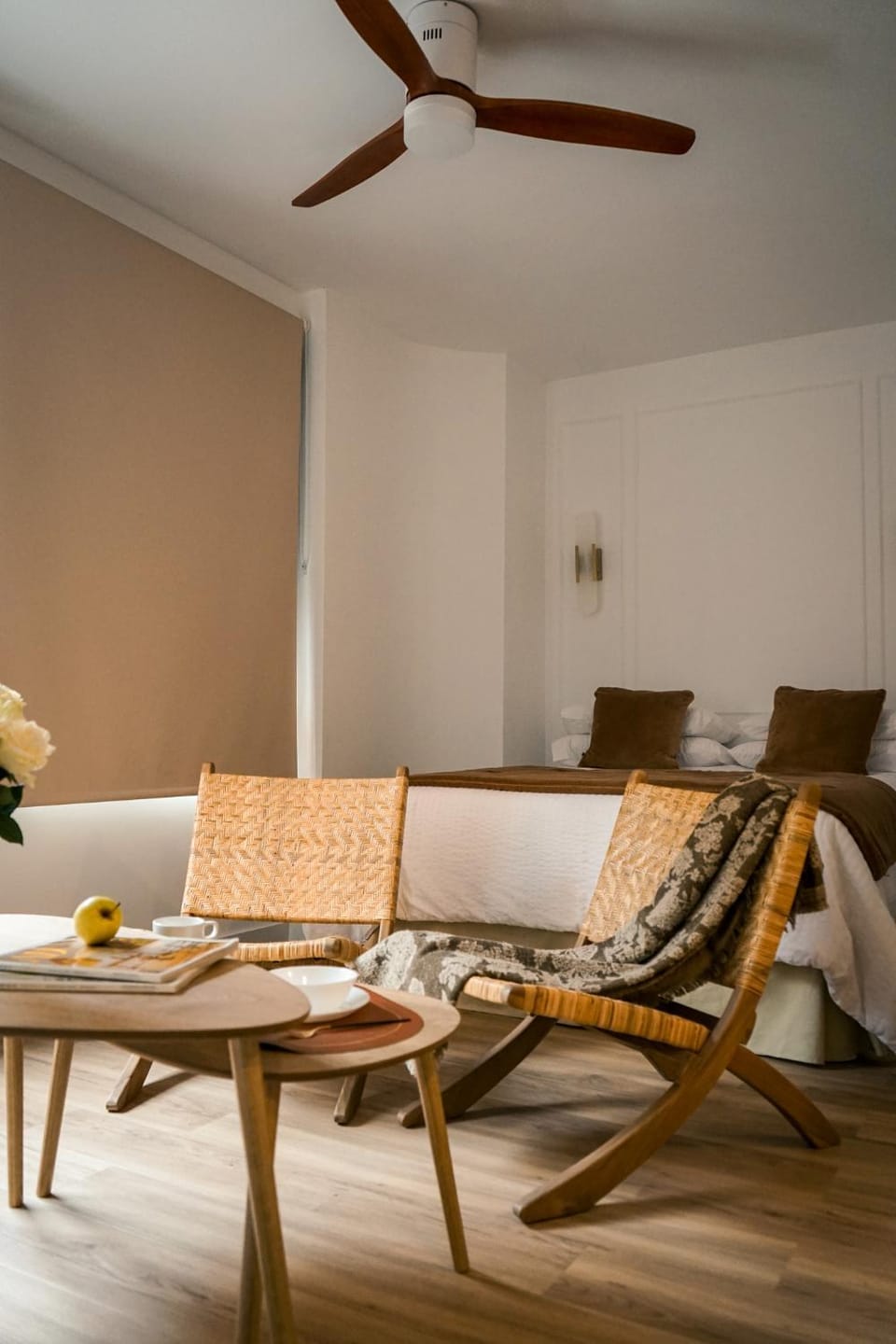 Bed, Living room, Photo of the whole room, Bedroom