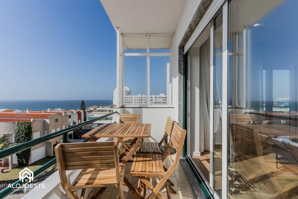 Apartamento Vista Mar - 4 bedroom apt - Sea View Apartment in Lisbon District