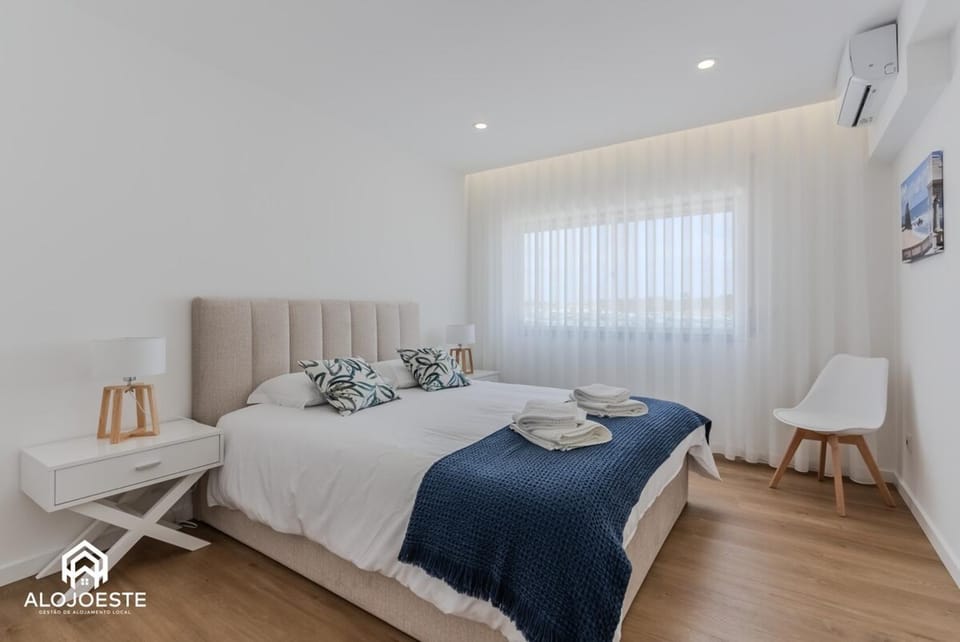 Apartamento Vista Mar - 4 bedroom apt - Sea View Apartment in Lisbon District