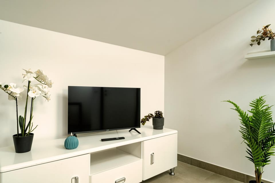 Communal lounge/ TV room, TV and multimedia, Evening entertainment