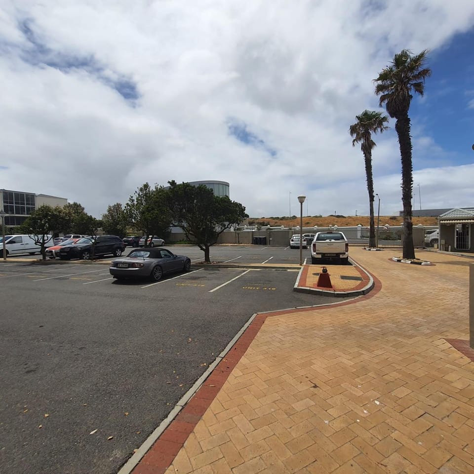 Neighbourhood, Street view, Location, Parking