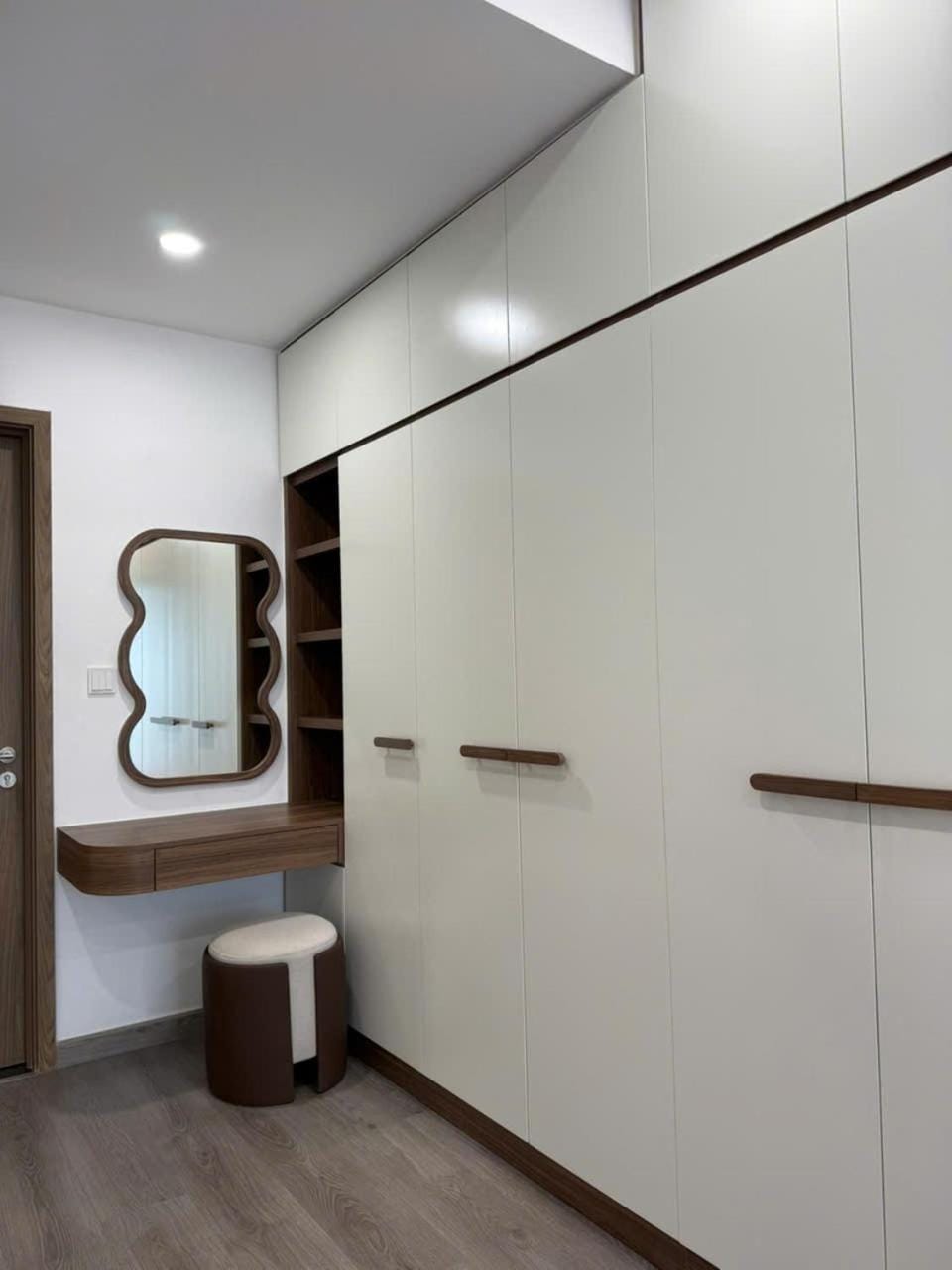 Diamond Alnata Plus Luxury - Celadon City Apartment in Ho Chi Minh City