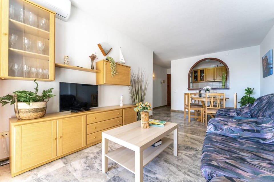 Oasis Salou (6Pax) PortAventura Pool Wifi Parking Apartment in Salou