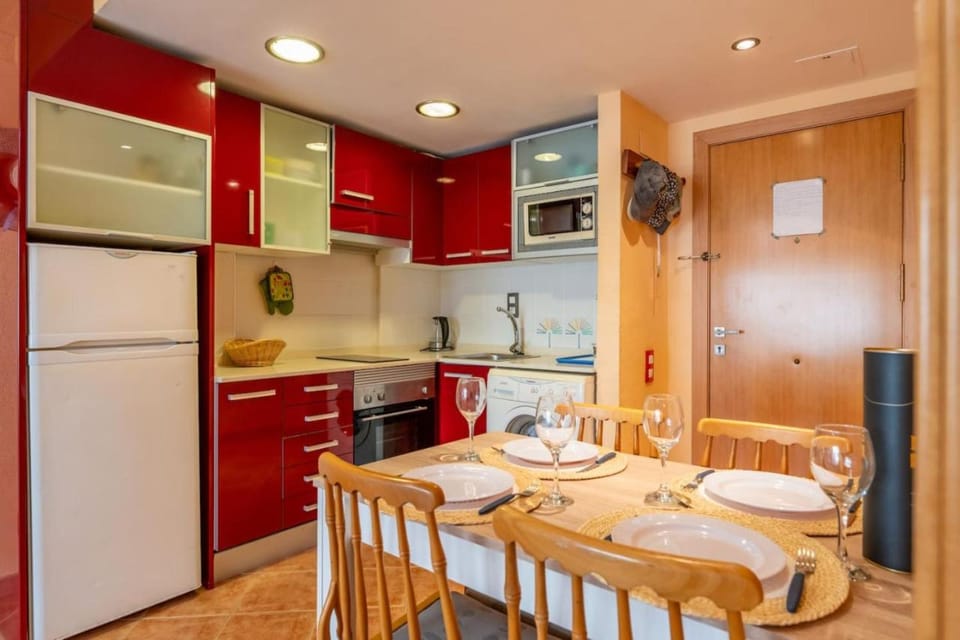 Rodeo Salou (4Pax) Wifi Port Aventura Parking Apartment in Salou