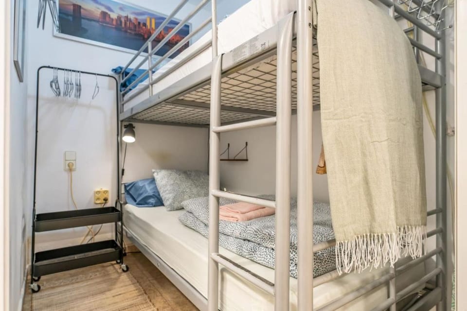 Honolulu (6pax) Acogedor Calido Wifi Parking Apartment in Salou