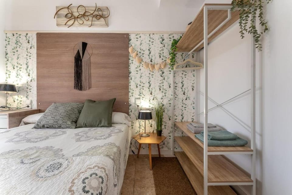 Salou Luxury Stay Beach Pool Parking AC Apartment in Salou
