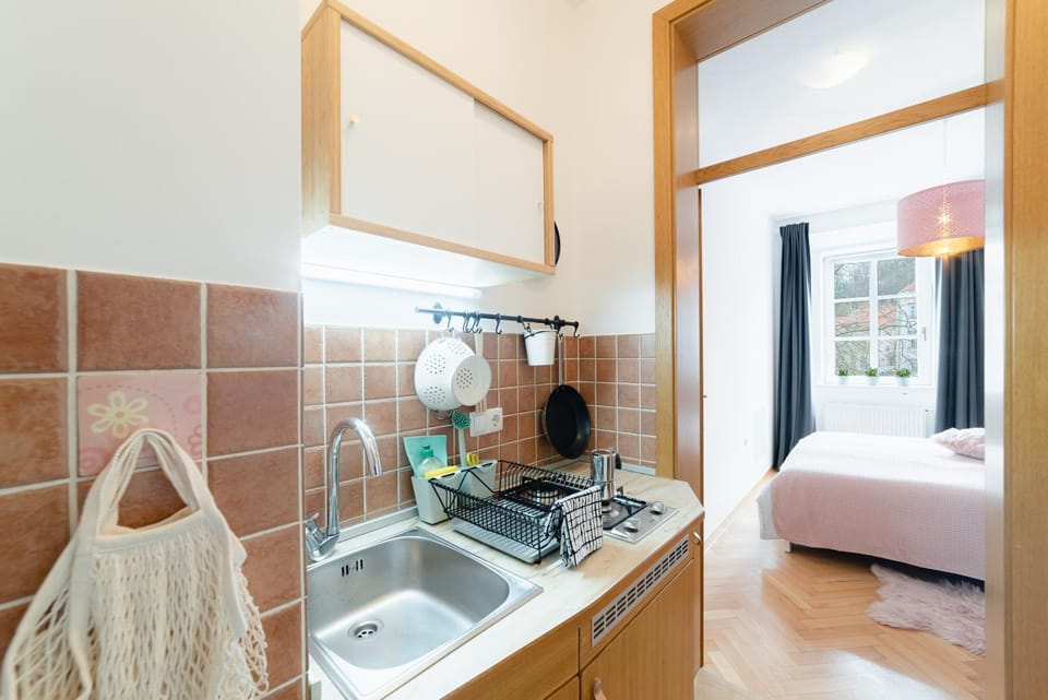 Kitchen or kitchenette, Kitchen or kitchenette