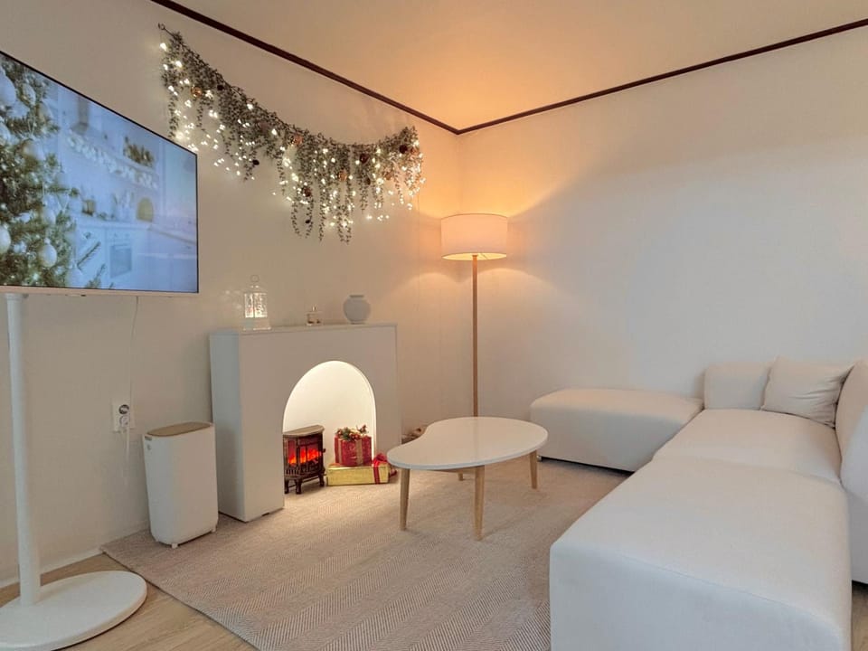 TV and multimedia, Living room, Seating area