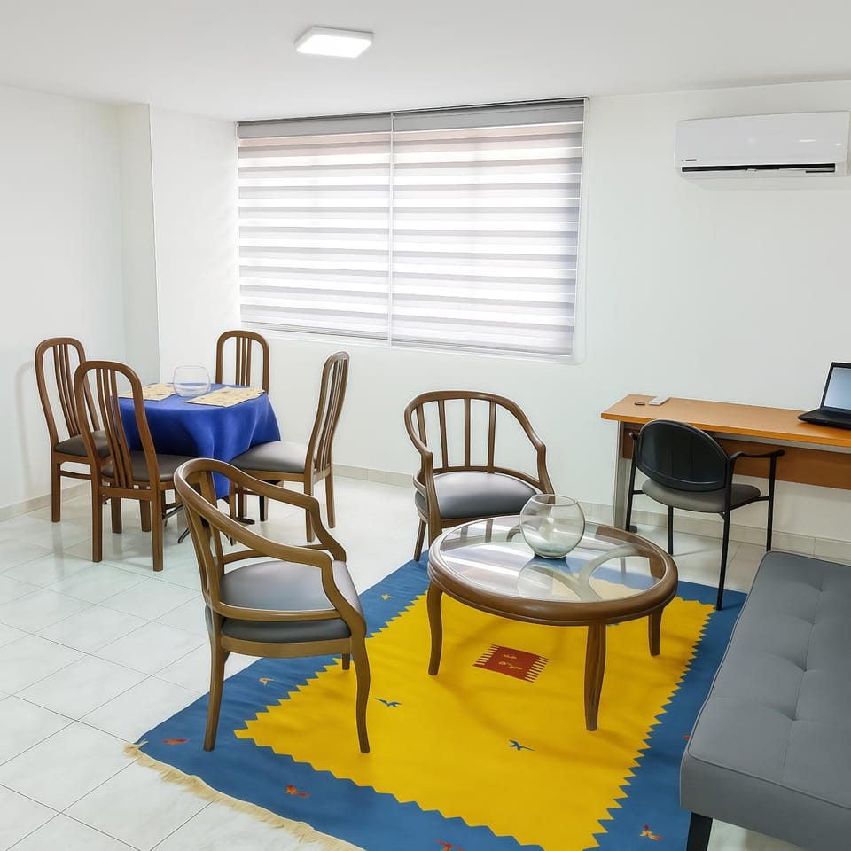 Living room, Lounge or bar