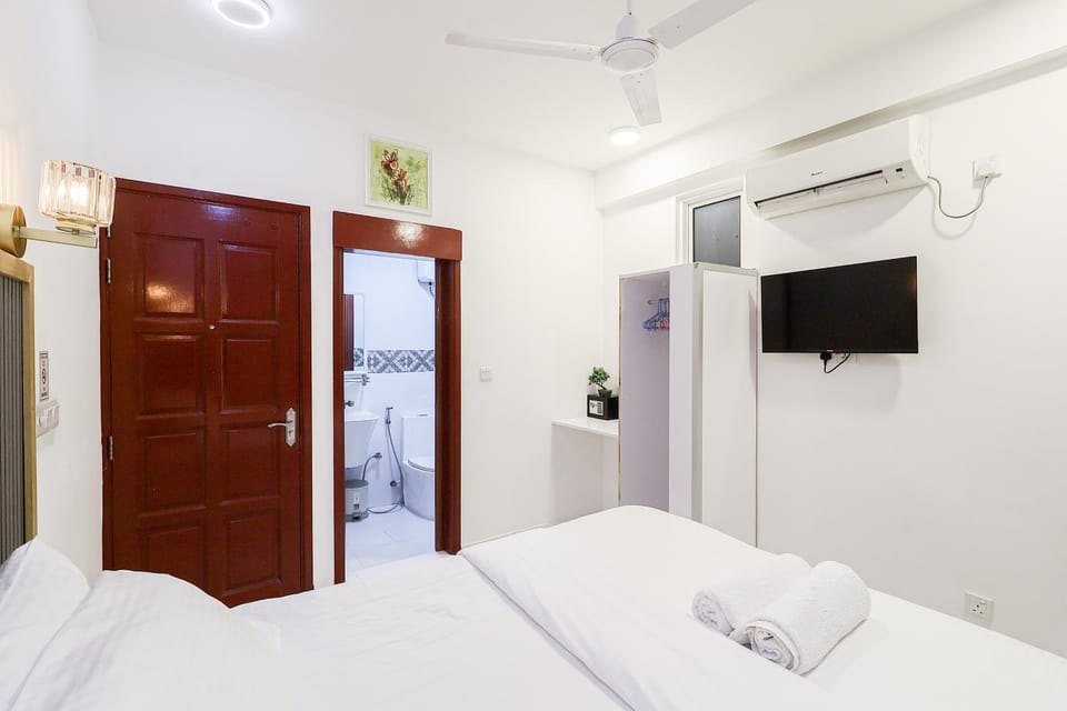 TV and multimedia, Photo of the whole room, Bedroom, air conditioner