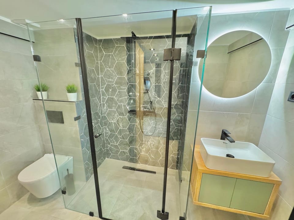 Shower, Toilet, Bathroom