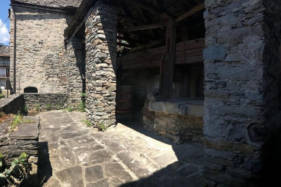 Antica Casa Rivoira Ciliegio Apartment in Canton of Valais