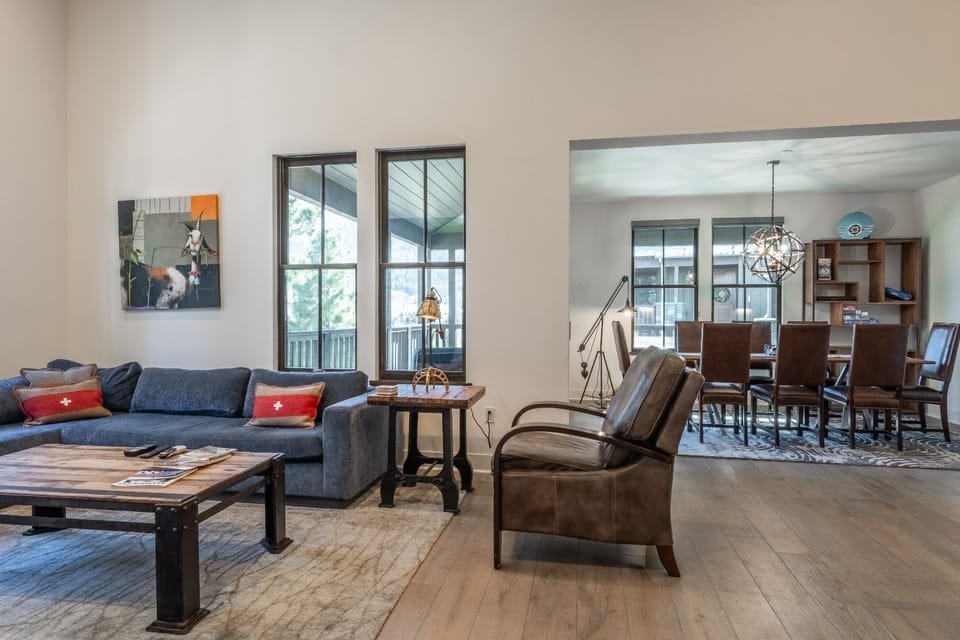 Newly Built Townhome in Snowcreek Creekhouse #1324 Three Bed Three Baths Sleeps 8! Mountain Views! House in Mammoth Lakes