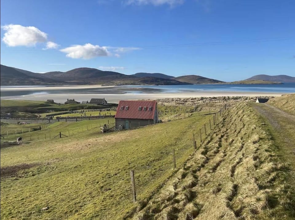 Harris Cuckoo Cottage House in Scotland