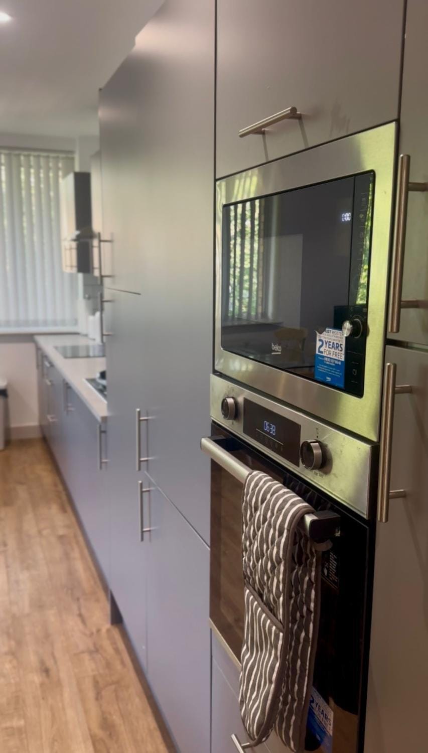 Spacious 2 Bedroom Flat City Centre Apartment in England