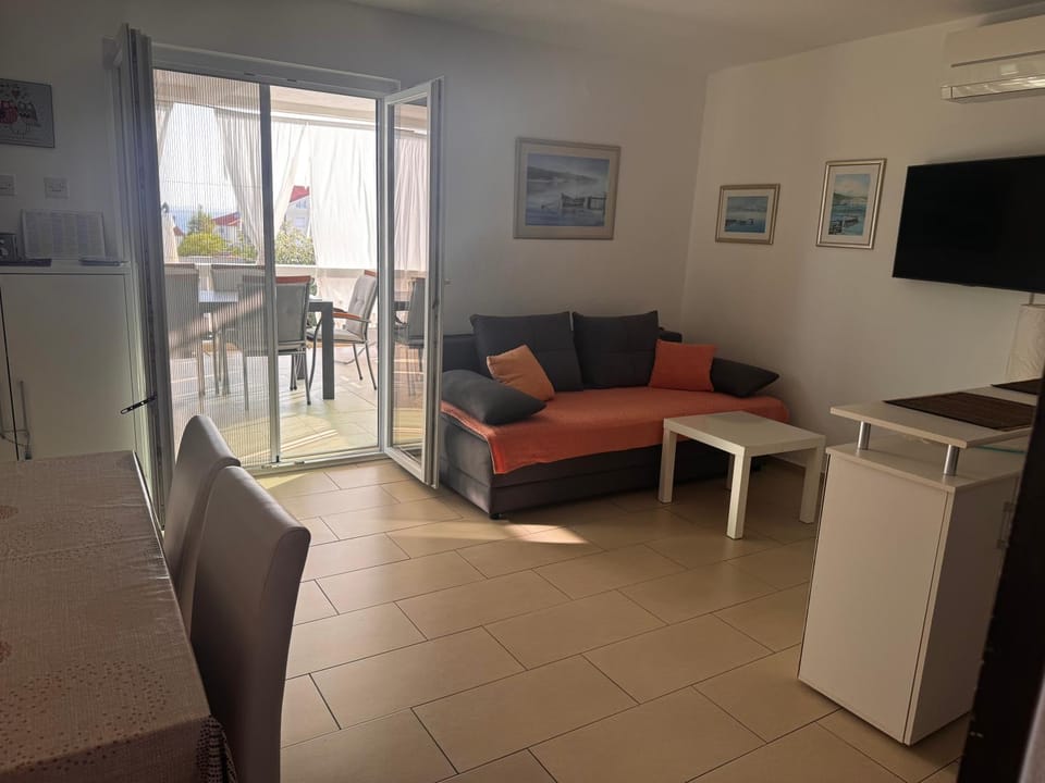 Holiday Home Mirta House in Zadar County