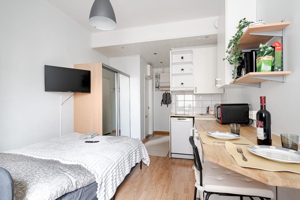 Bed, TV and multimedia, Kitchen or kitchenette, Dining area