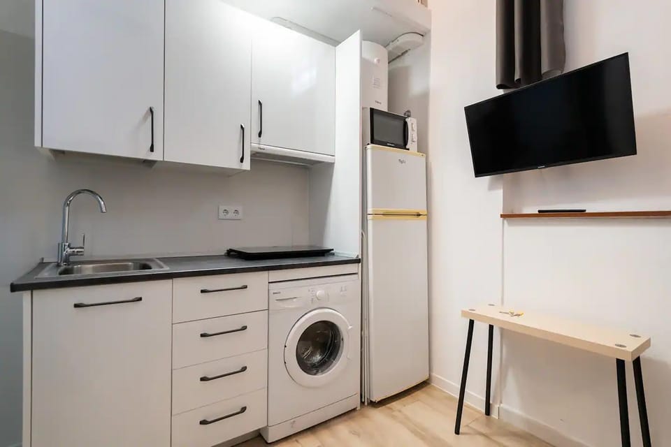 TV and multimedia, Kitchen or kitchenette, stove