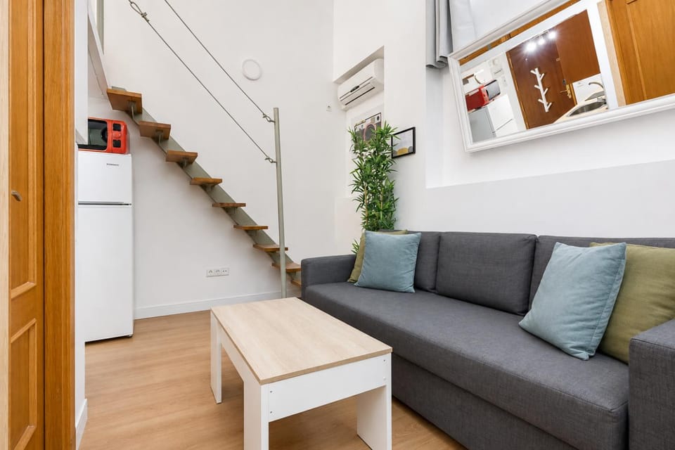Living room, Seating area, air conditioner
