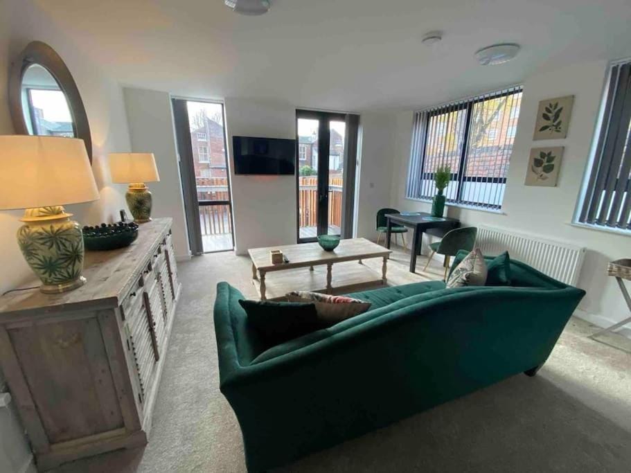 Ranmoor Serviced Apartments at Wilkinson Lane- The Burlington Suite Apartment in Sheffield