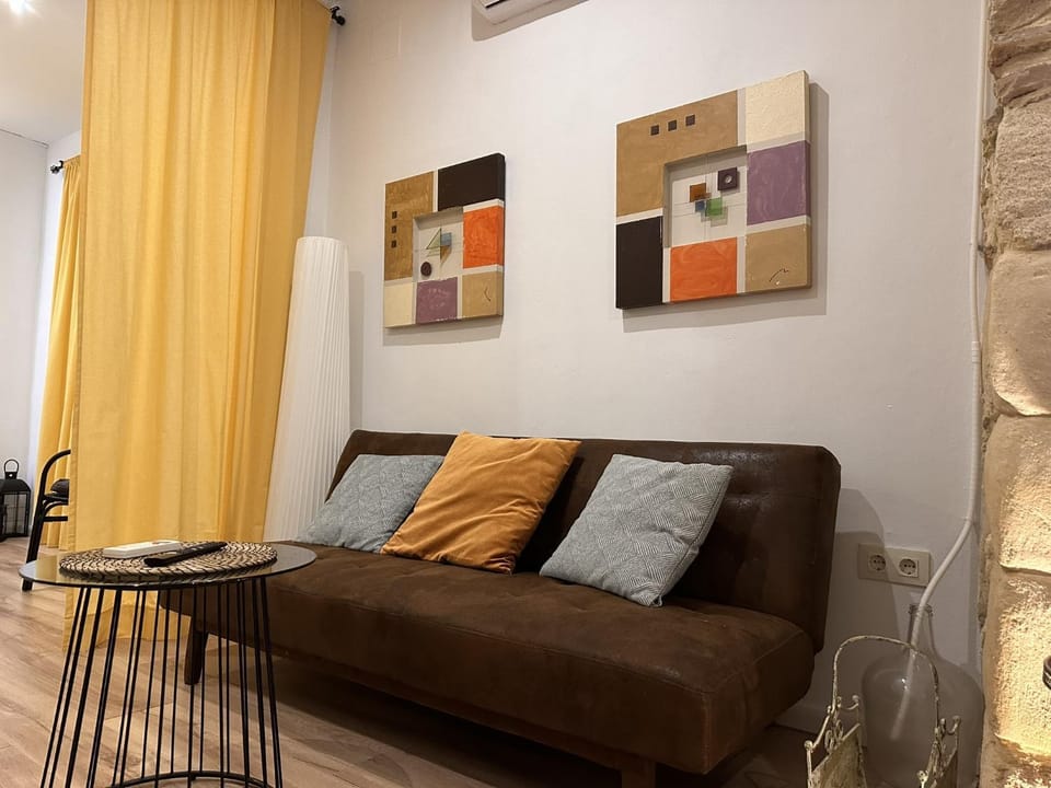 Communal lounge/ TV room, Living room
