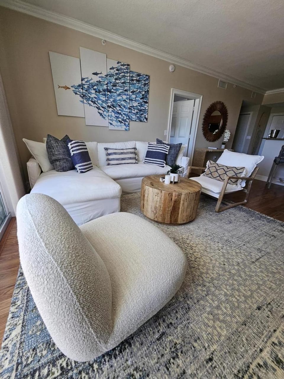 Serene Marina Views await at this One-Bedroom Gem! House in Lantana