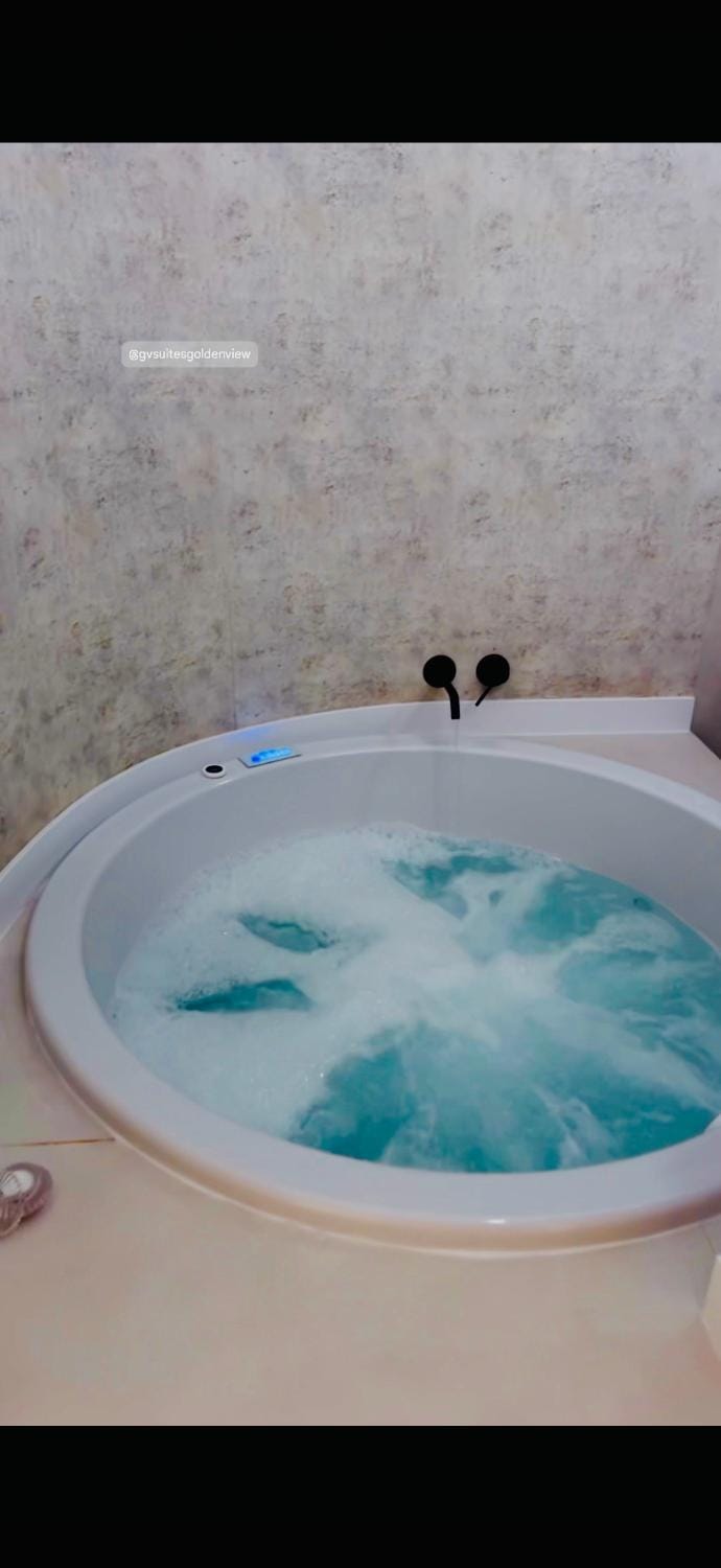 Hot Tub, Bath