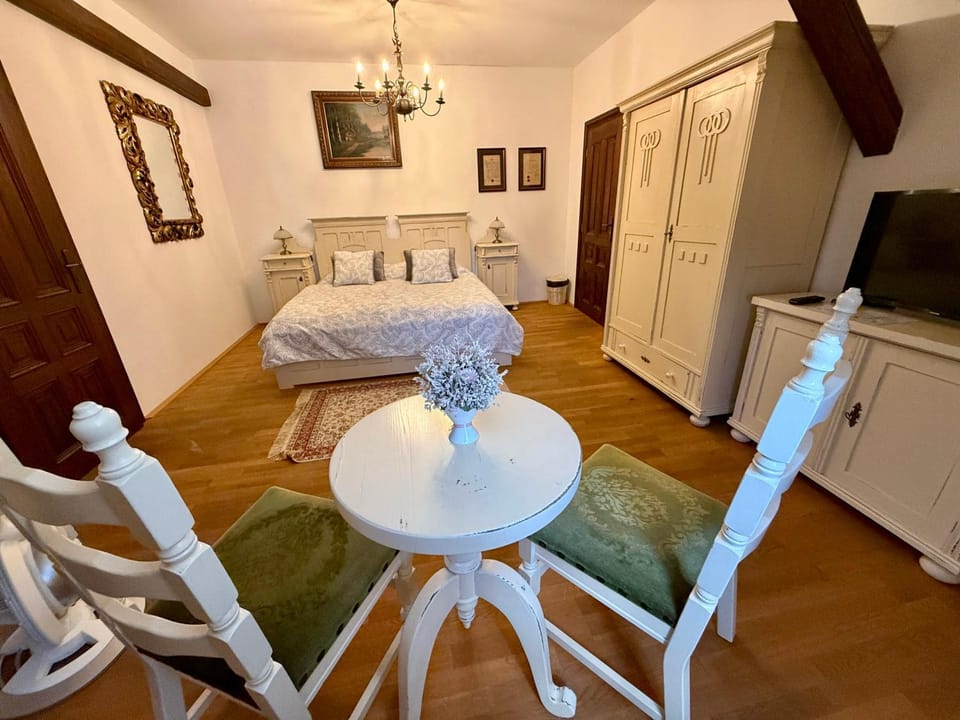 Zámek Rychvald - The Old Yard Rychvald Hotel in Czechia