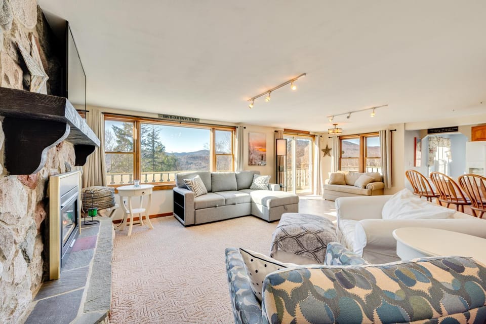 1 Mi to Story Land: Spacious Home w/ Mtn Views! House in Glen