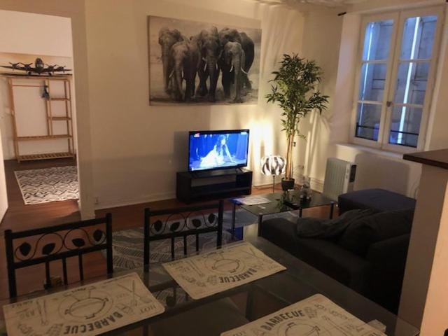 Appart Hotel Le Victor Hugo 2 G et sa pizza offerte Apartment in Aurillac