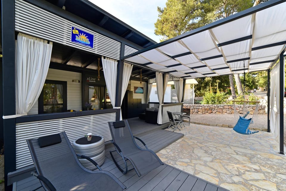 Patio, Seating area