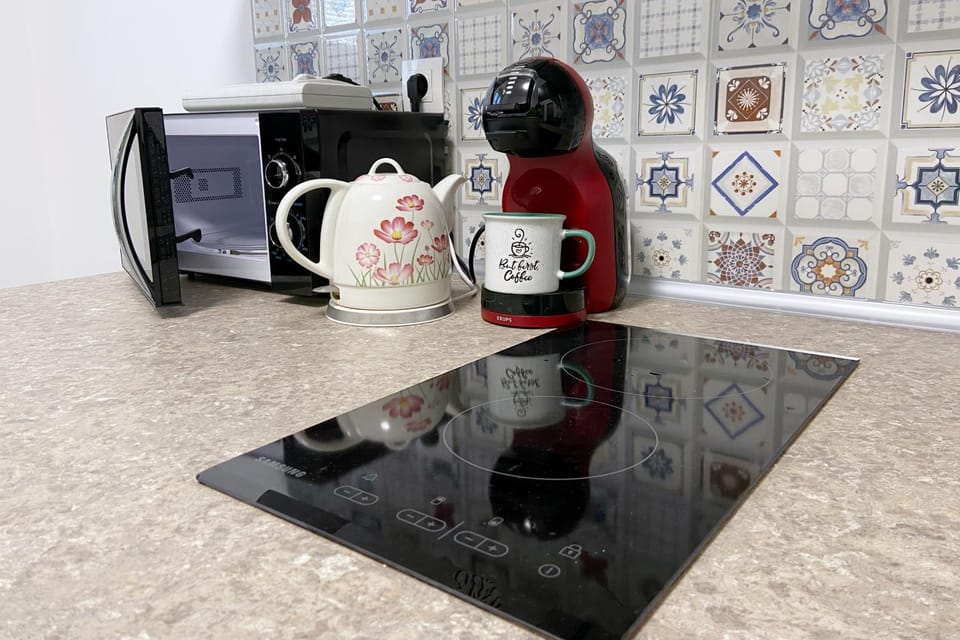 Coffee/tea facilities, Kitchen or kitchenette