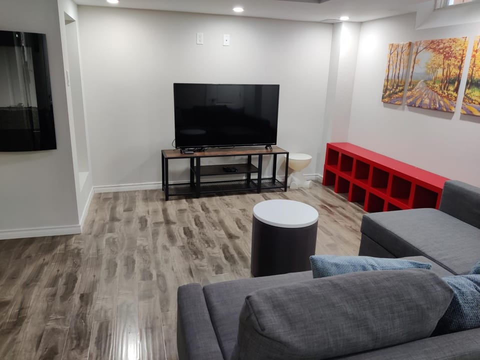 TV and multimedia, Living room, Seating area