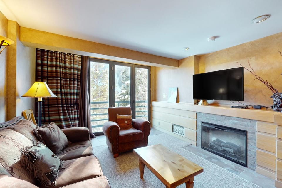 Shoshone 1922 Apartment in Big Sky