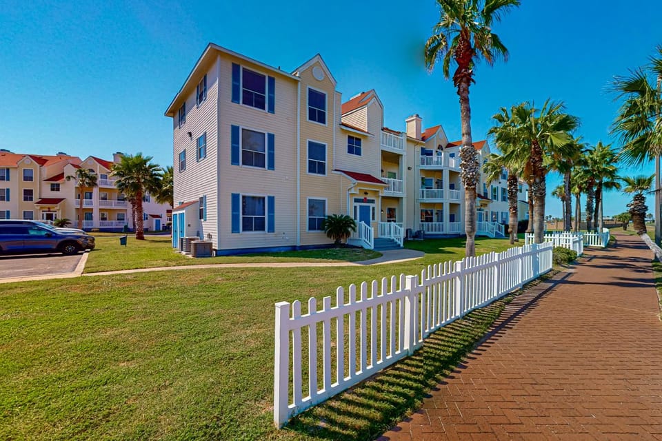 Beach Club 172 Apartment in North Padre Island
