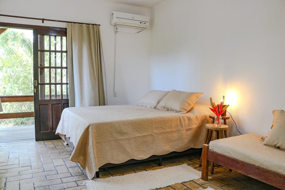 Bed, Balcony/Terrace, air conditioner