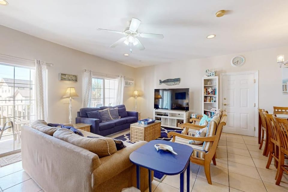Coconut Grove 202 Apartment in North Myrtle Beach