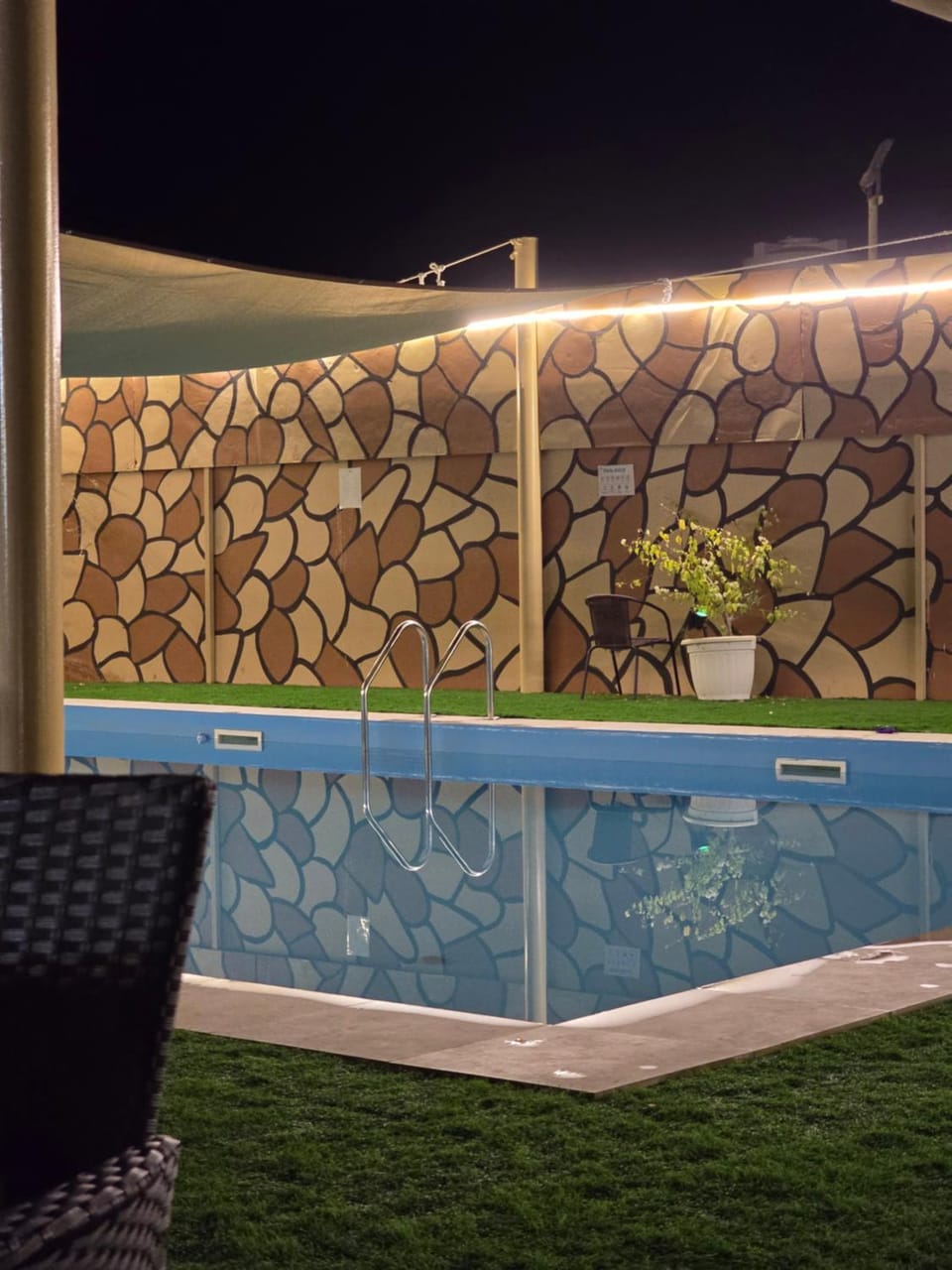 Swimming pool