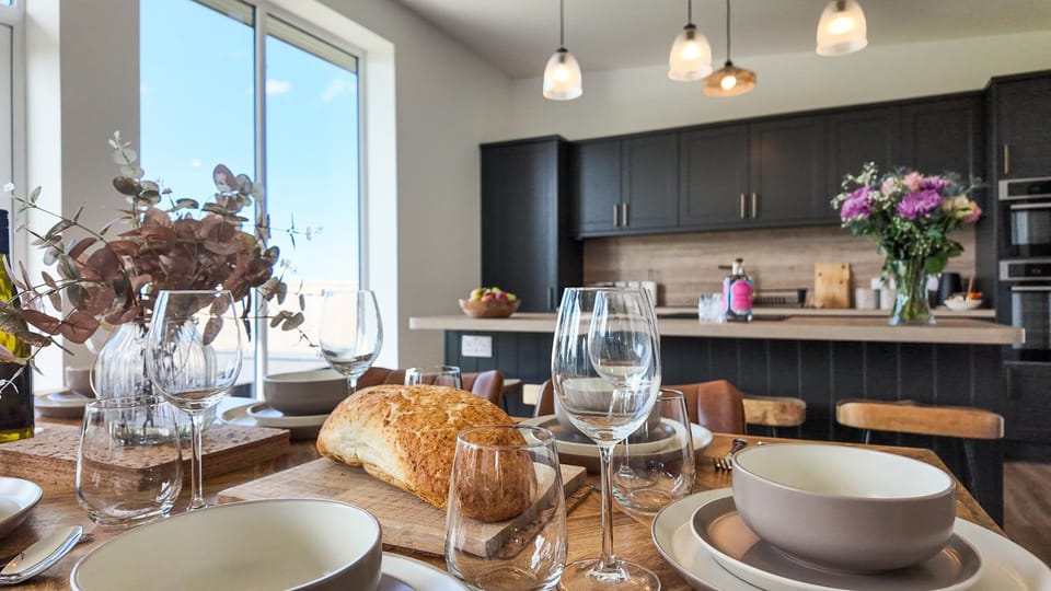Rowan Tree Lodge - Luxurious Lodge with Hot Tub on NC500 - Thrumster Lodges Villa in Scotland