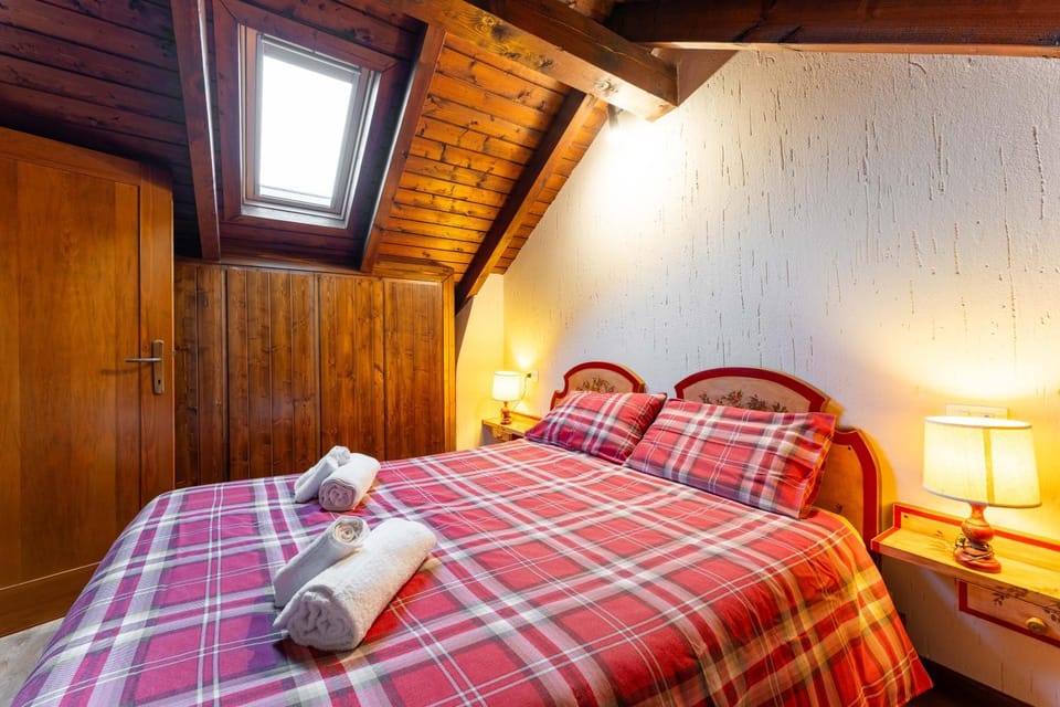 Bed, Photo of the whole room, Bedroom, towels, wardrobe