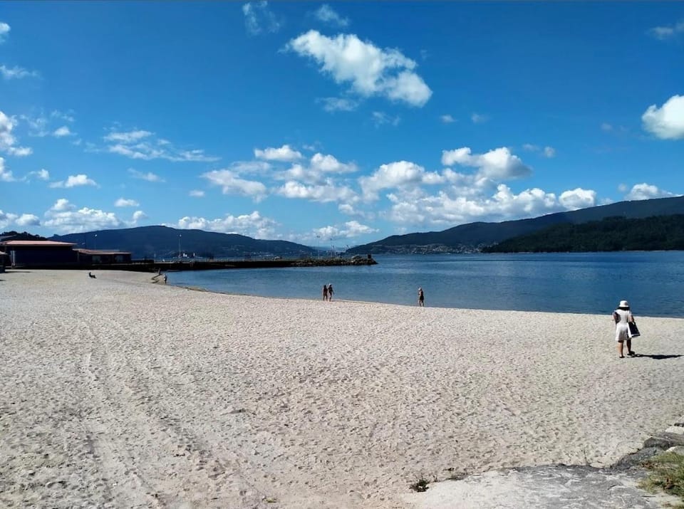 Day, People, Beach, Mountain view, Sea view