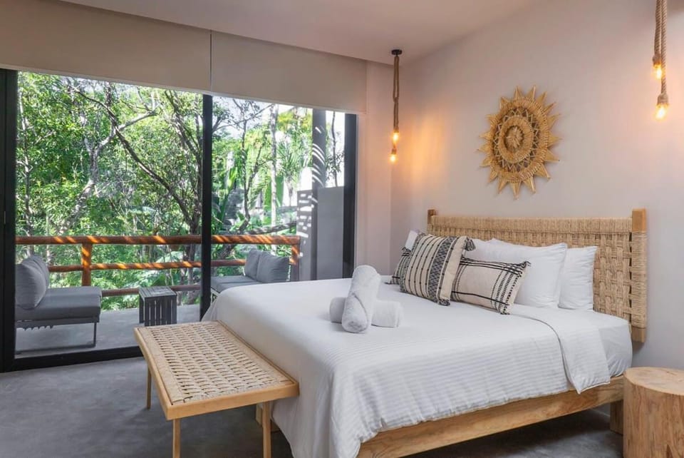 Bed, View (from property/room), Photo of the whole room, Bedroom, Garden view