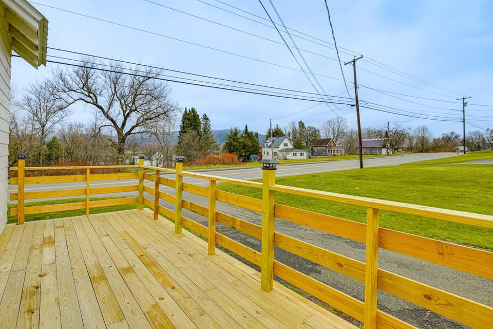 Near Skiing & Snowmobiling: Home in Mars Hill! House in Maine