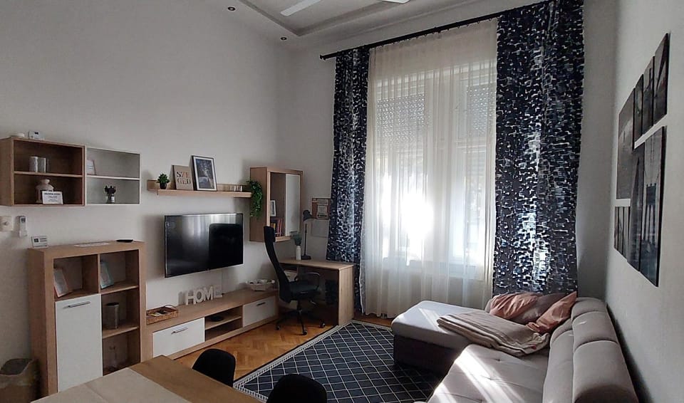 Communal lounge/ TV room, TV and multimedia, Living room