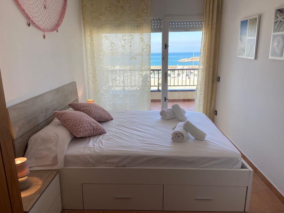 Bed, Balcony/Terrace, Bedroom, Sea view, towels